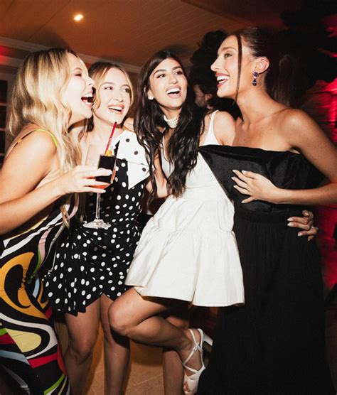 Ch De Lingerie De Cesca Civita Seguido De Ch Bar