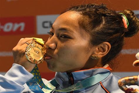 Mirabai Chanu Lifts India S First Gold At Commonwealth Games