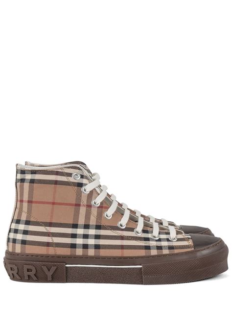 Sneakers Burberry Luxe Pour Homme Modalova