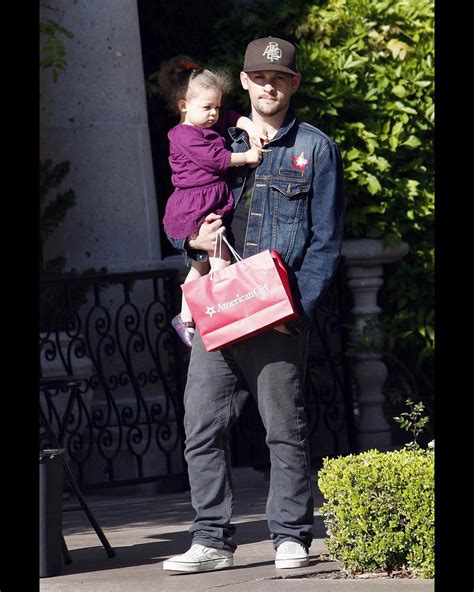 Photo Joel Madden et sa fille Harlow faisant du shopping à Beverly