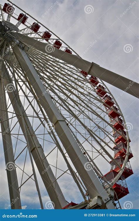 Ferris Wheel on the Navy Pier Editorial Photo - Image of park, pier: 272913381