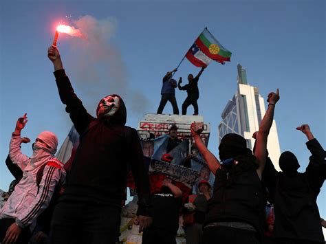 Photos: Clashes in Chile mark third anniversary of 2019 protests | Protests News - WireFan ...