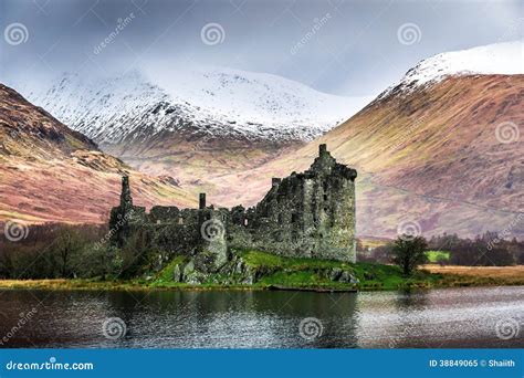 Kilchurn Castle in Winter stock image. Image of capped - 38849065