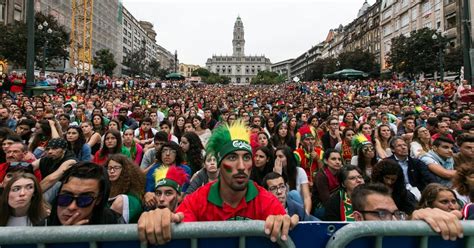 Kosta De Alhabaite O Sal O De Festas Do Porto