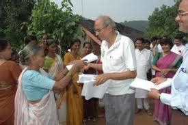 CENTRIPETAL EAST CENTRIFUGAL WEST Environmental Issues Madhav Gadgil