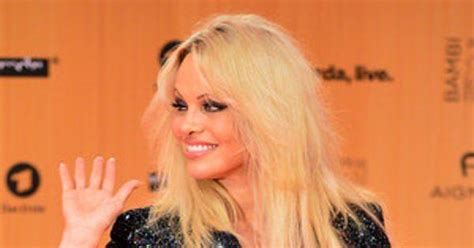 Pamela Anderson Wants Men To Stop Watching Porn Because It S A Public Hazard And For Losers