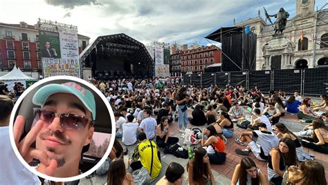 Concierto De Rels B En Valladolid Media Plaza Mayor Llena De Fans Tres