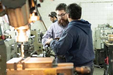 La actividad industrial cayó 18 3 interanual en abril y sumó el sexto