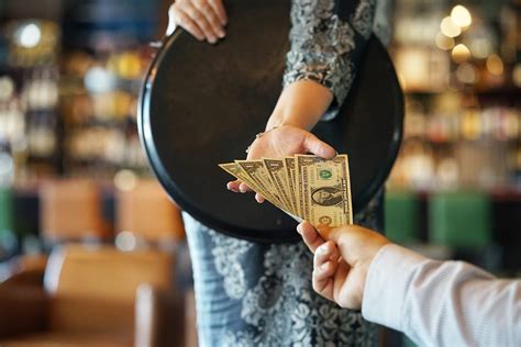 dining  expenses  eating   wallet achieva life