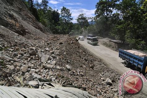 Jalan Trans Sulawesi Rusak Parah ANTARA News