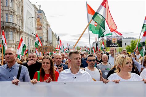 Két feltétellel nyerhet Magyar Péter 2026 ban Ha egy buta perszóna