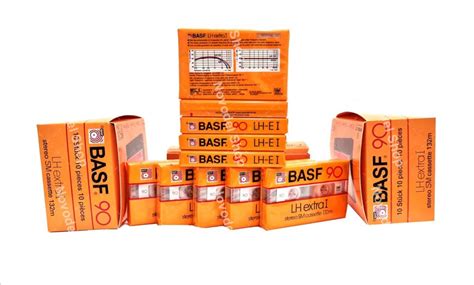 Аудиокассеты BASF LH extra I 90 жёлтые блоками