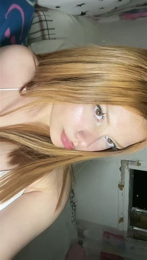 naz adlı kullanıcının Hızlı Kaydedilenler panosundaki Pin | Sarışınlar ... 