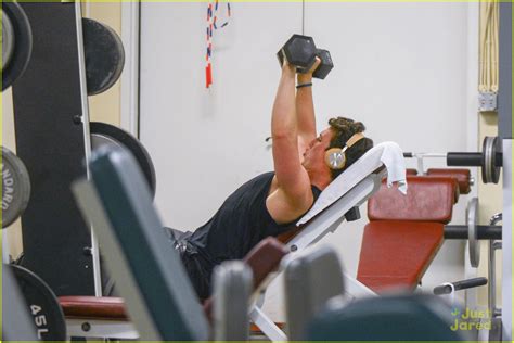 Theo James Brings Fault In Our Stars Book To Gym Photo