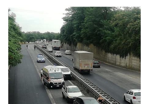 Incidente Stradale Sulla Pontina Strada Chiusa In Direzione Roma