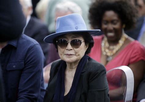 Yoko Ono lança single e anuncia novo álbum, Warzone - Rolling Stone Brasil