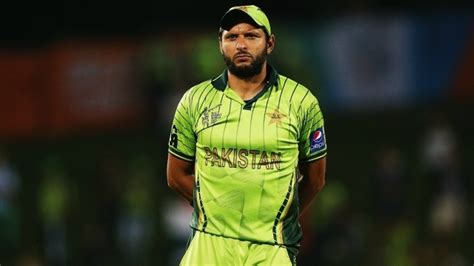 Shahid Afridi announces retirement from international cricket