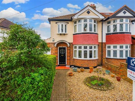 3 Bed Semi Detached House For Sale In Burnham Drive Worcester Park Kt4