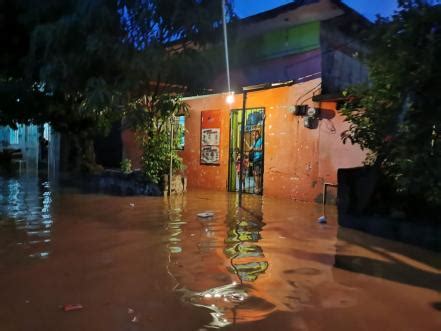 Desbordamiento del río Los Perros por lluvias afecta al menos a mil