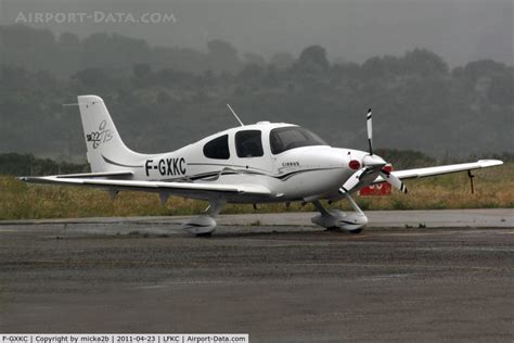 Aircraft F GXKC 2005 Cirrus SR 22 G3 GTS C N 1318 Photo By Micka2b