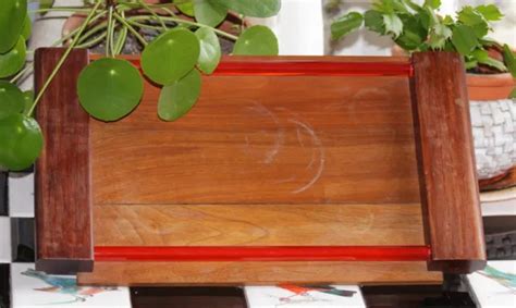 Plateau De Service En Bois Et Tubes En Verre Rouge Vintage Eur