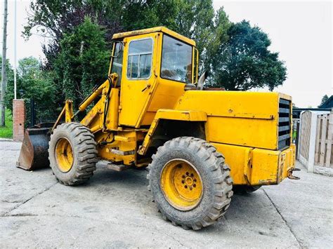 JCB 4WD LOADING SHOVEL C W BUCKET