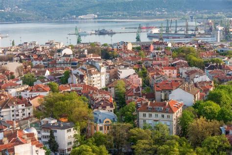 Flyg Sikt Av Den Varna Staden Bulgarien Fotografering för Bildbyråer