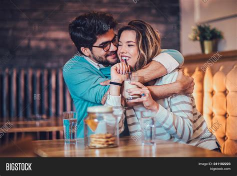 Download 31 Dreamy Love Beautiful Couple Image Download