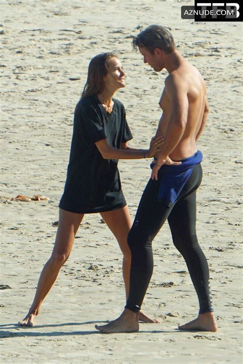 Isabel Lucas Sexy Seen Flaunting Her Hot Bikini Body At The Beach In Byron Bay AZNude