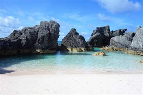 Everything You Need to Know about Horseshoe Bay Beach Bermuda | EatSleepCruise.com