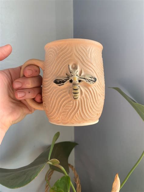 Taza De Abeja De Cer Mica Hecha A Mano Etsy