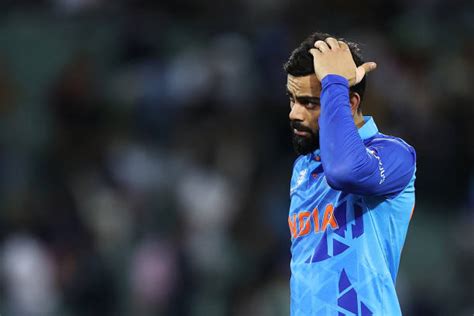 Ind Vs Ned Twitter And Virat Kohli In Splits As Suryakumar Yadavs Freestyle Swim Saves Boundary