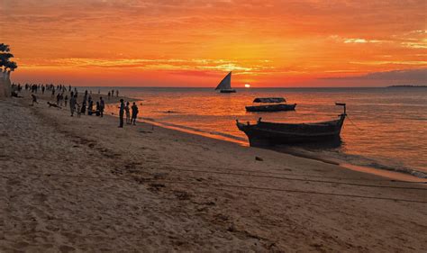 Dhow Sunset Cruise in Zanzibar ⭐ More famous than Tom Cruise!