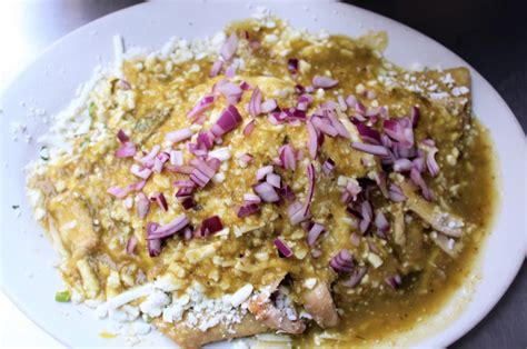 Caldos De Gallina Y Enchiladas Luis Celebra Su Aniversario Vive