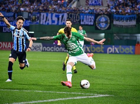 Veja Fotos De Chapecoense X Gr Mio Pela S Rie B Gazeta Esportiva