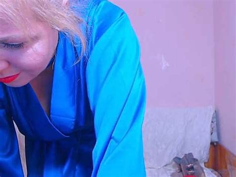 Cute Sun Naked Stripping On Cam For Live Sex Video Chat Gyrls