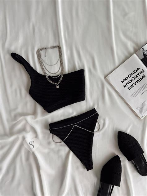 Andrea Bikini Takım