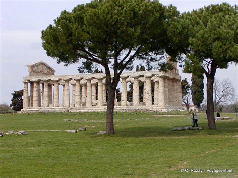 Perfil Del Templo De Atenea Ceres Paestum Italia