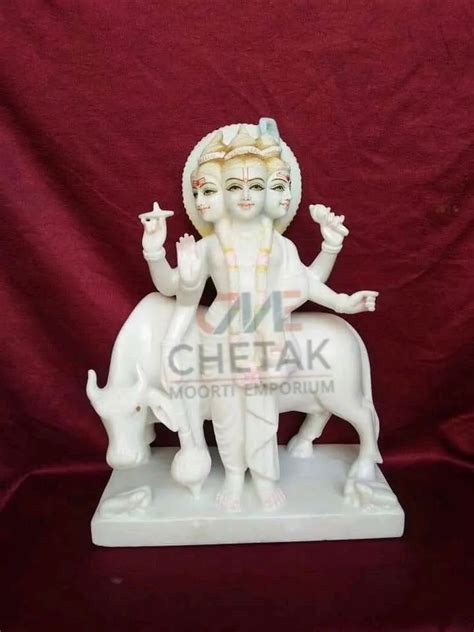 Painted Hindu White Marble Lord Dattatreya Statues For Worship Size