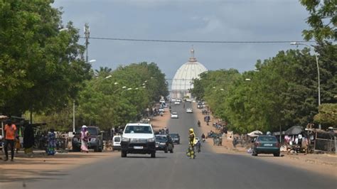 Yamoussoukro Un Transfert D Unit S Non Parvenu Au Client Tourne Au