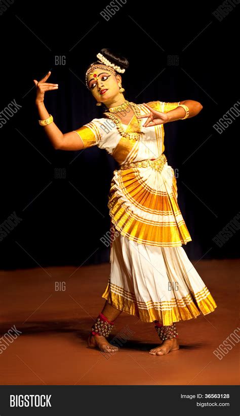 Mohiniyattam Dance, Image & Photo (Free Trial) | Bigstock