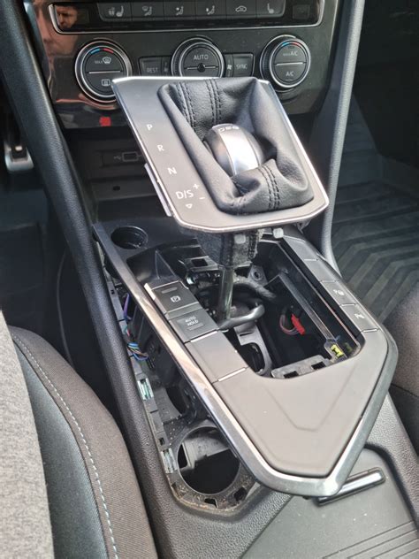 Чистка кнопки старт-стоп — Volkswagen Tiguan (2G), 1,4 л, 2019 года ...