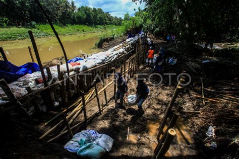 TANGGUL DARURAT ANTISIPASI BANJIR KULON PROGO ANTARA Foto