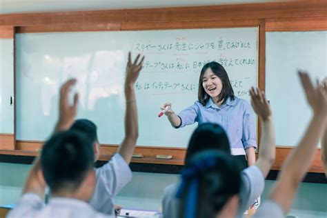 外国人のための日本語教師養成講座 オンラインコース案内 東京新宿・名古屋・神戸の日本語学校ならecc日本語学院へ