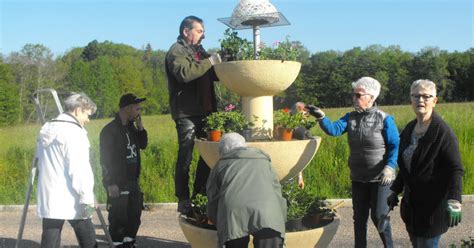 Passavant La Roch Re Les B N Voles Fleurissent Le Village