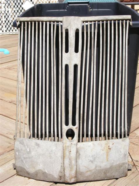 Sell Vintage Ford Tractor Grille 2n 8n 9n Original Part In Sioux City Iowa Us For Us 150 00