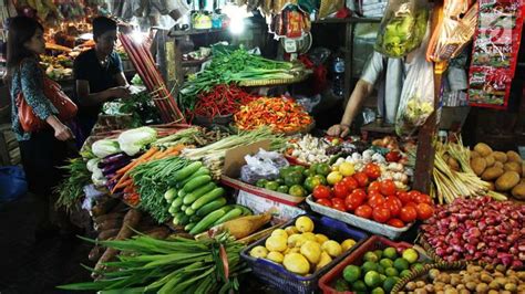 Pedagang Di Pasar Tradisional Keluhkan Harga Sayuran Yang Terus Naik