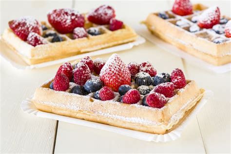 Waffeln Mit Frucht Stockbild Bild Von Zucker Gesund 103660385