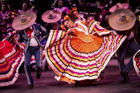 El Jarabe Tapat O Baile Folcl Rico Mexicano El Central Hispanic News