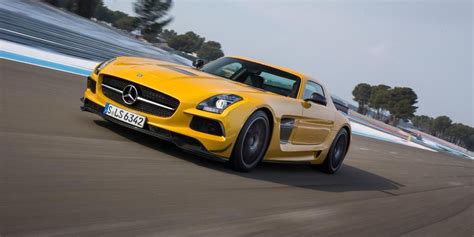 Mercedes-Benz SLS AMG Features and Specs